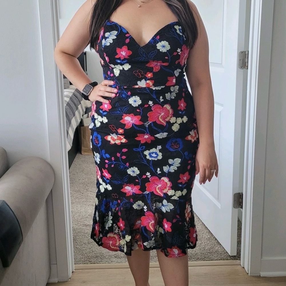 GUESS Embroidered Lace Midi Dress